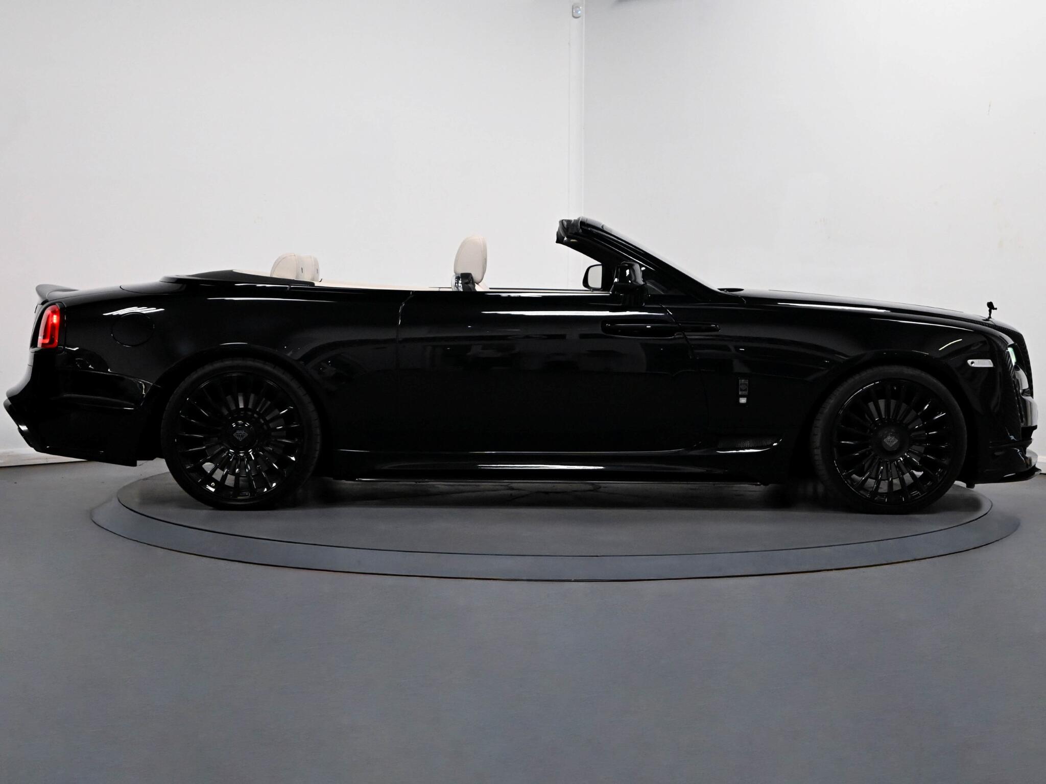Rolls-Royce Dawn view 13