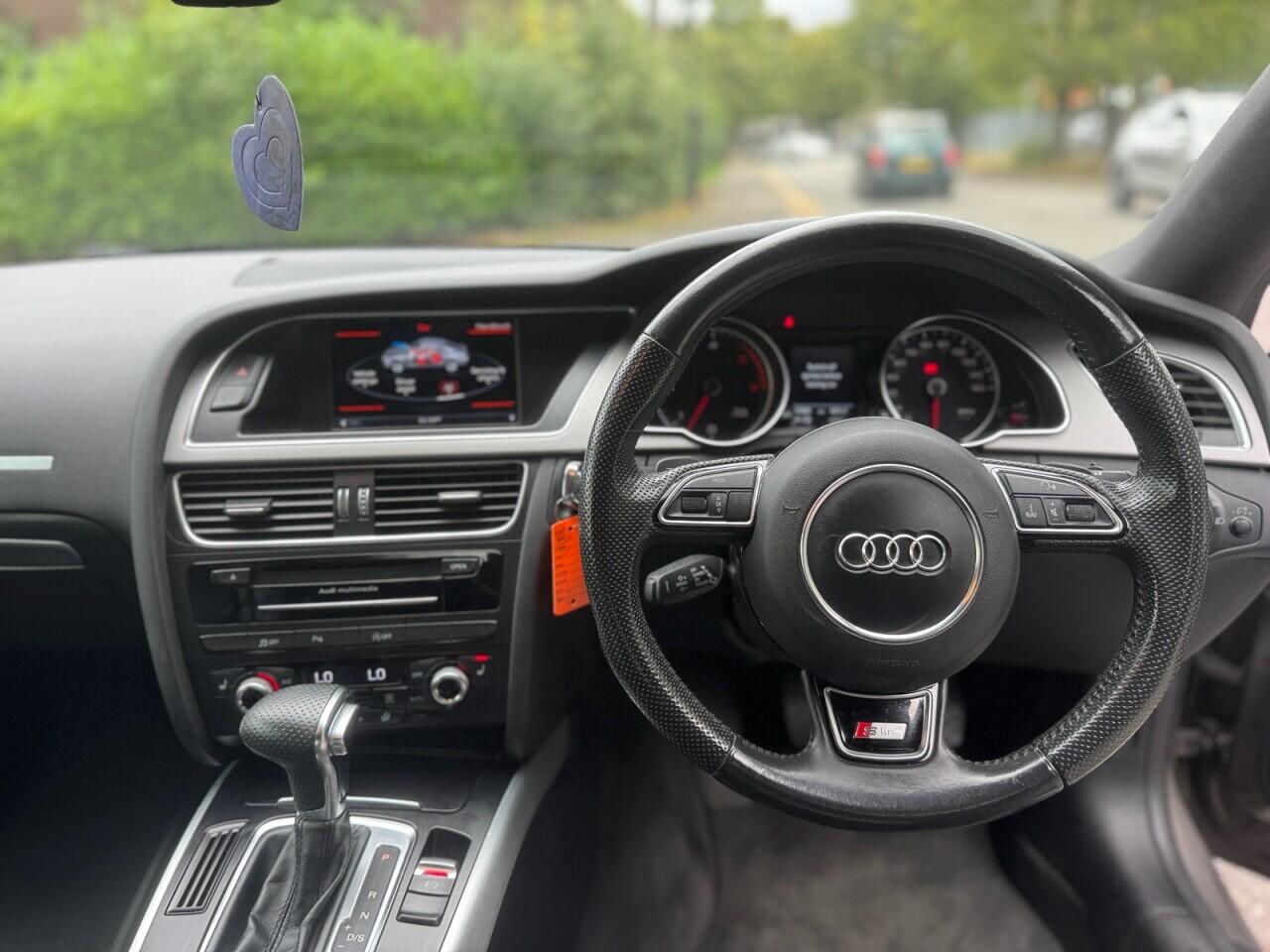 Audi A5 view 12