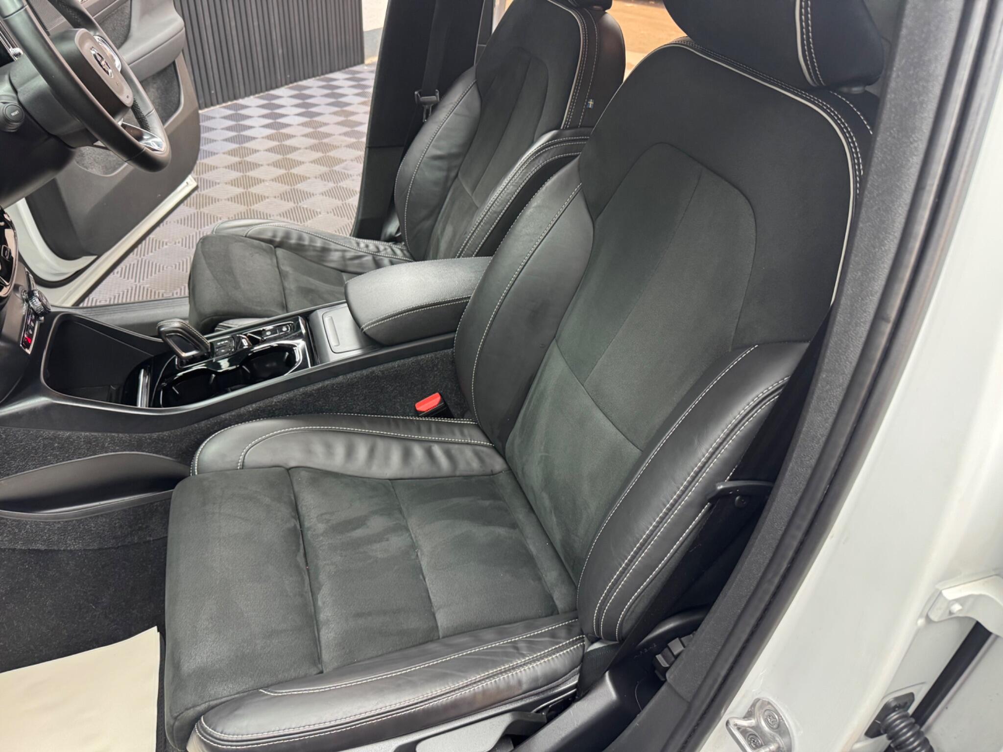Volvo XC40 view 39