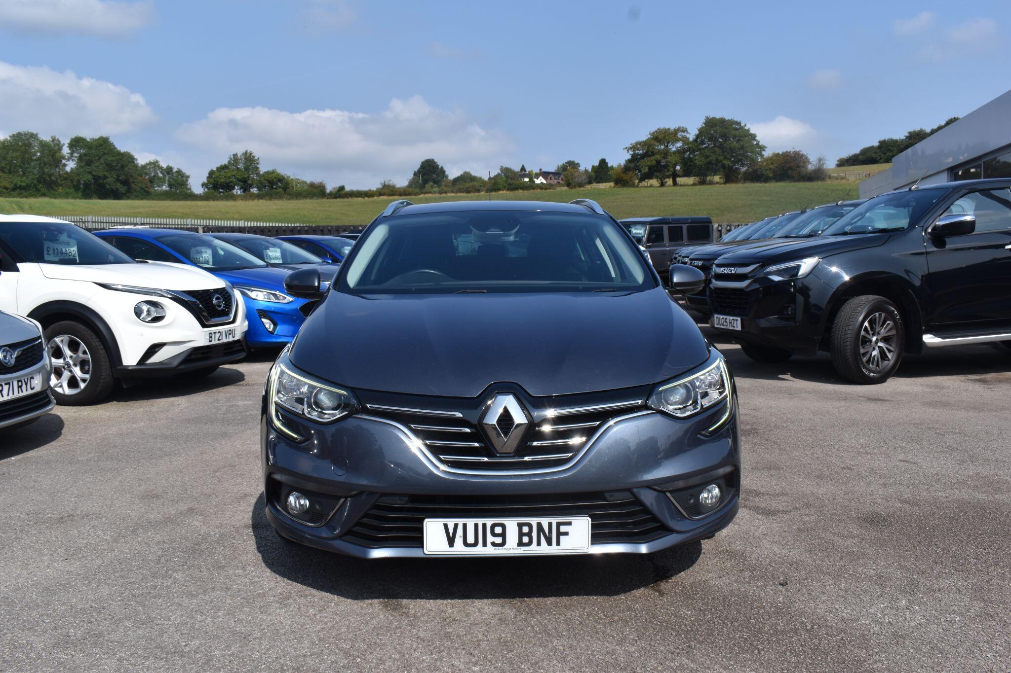 Megane - 1.3 TCe Iconic Sport Tourer Euro 6 (s/s) 5dr - Image 7