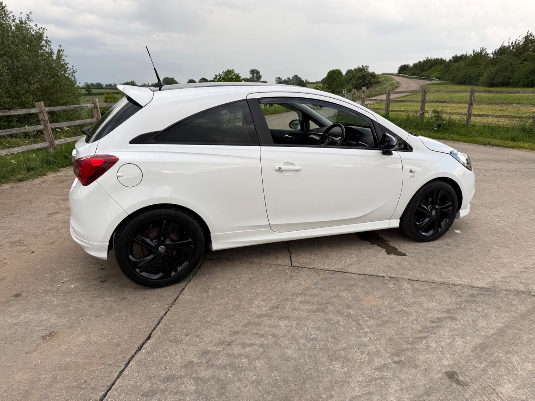 Vauxhall Corsa 1.4i ecoTEC Limited Edition Euro 6 3dr — photo 20 of 96