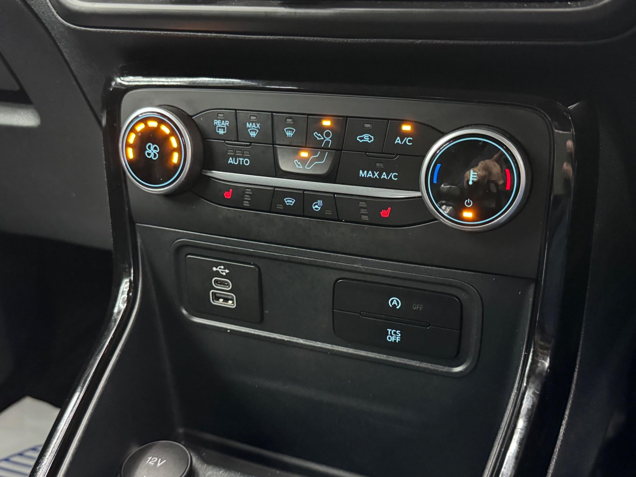Ford Ecosport view 26