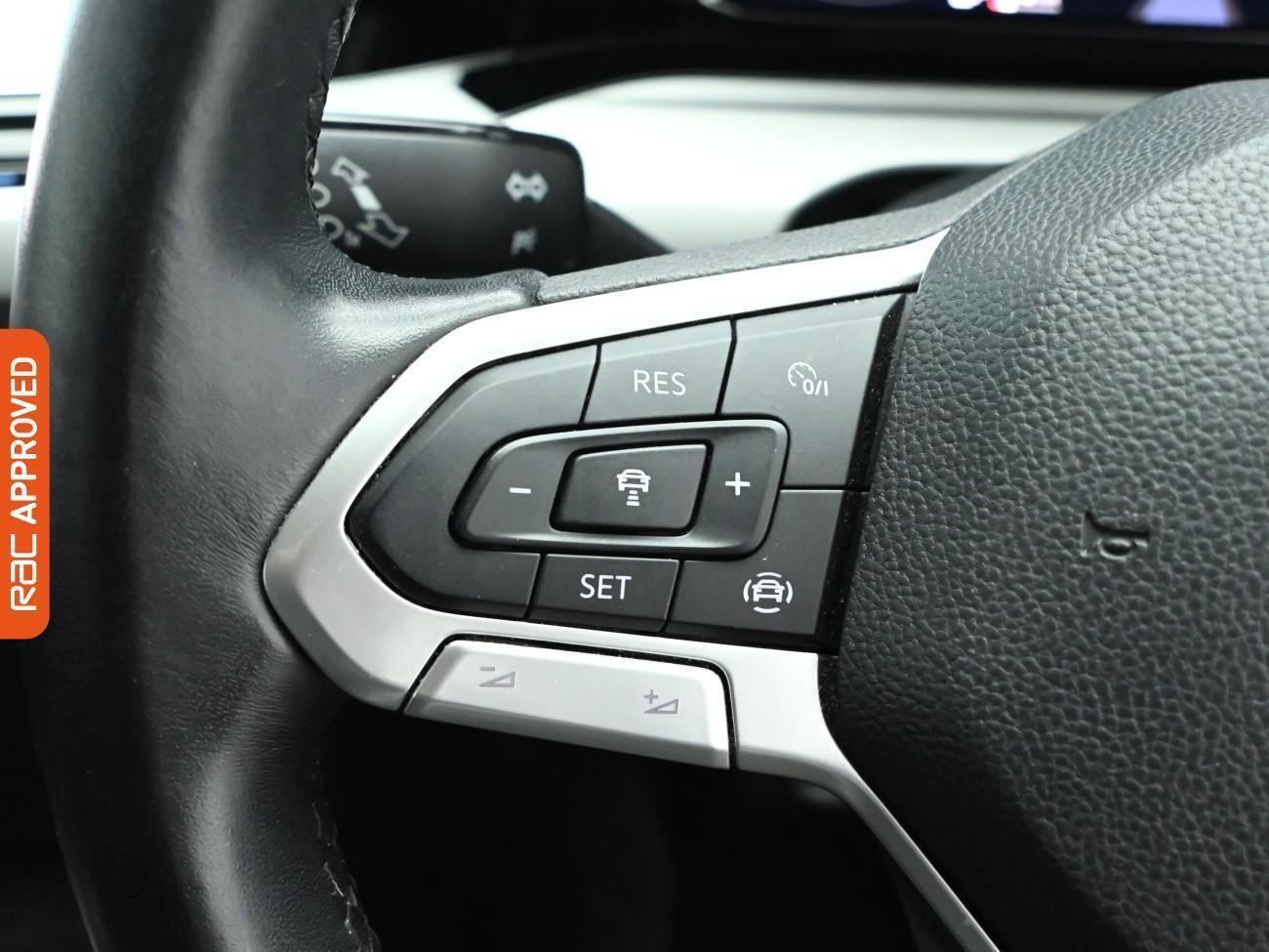 Volkswagen Golf view 22