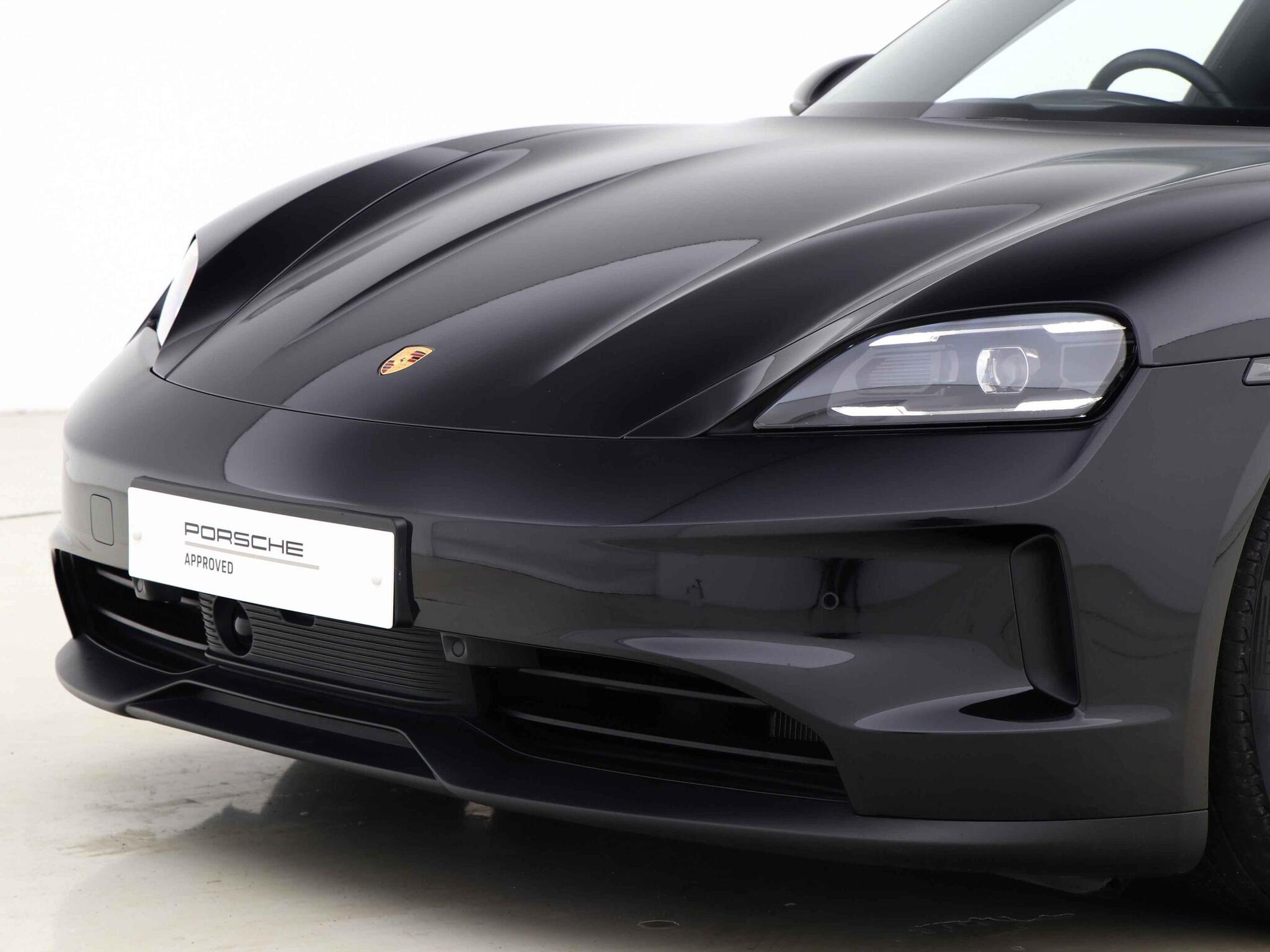 Porsche Taycan view 17
