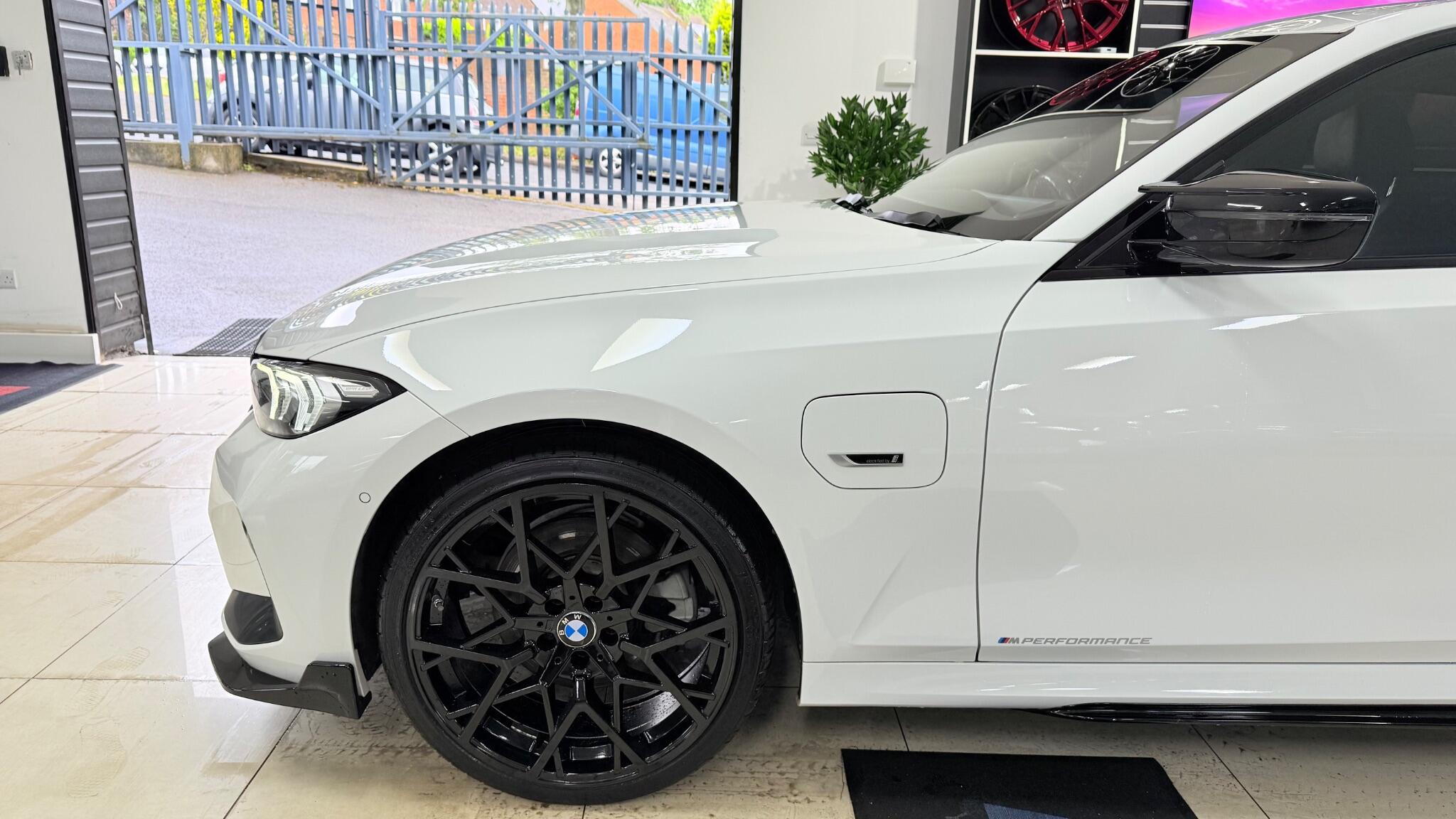 BMW 3 Series view 42