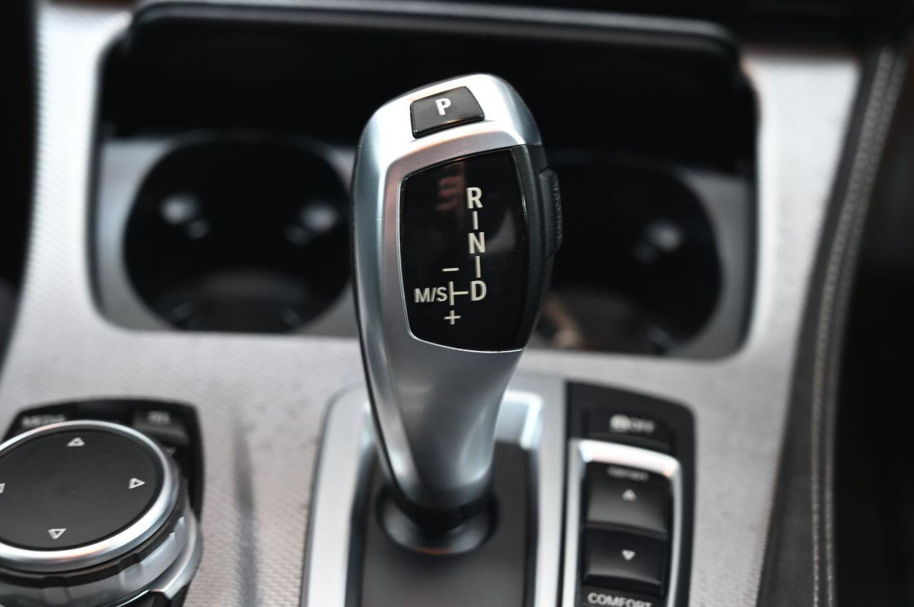 BMW 5 Series view 30