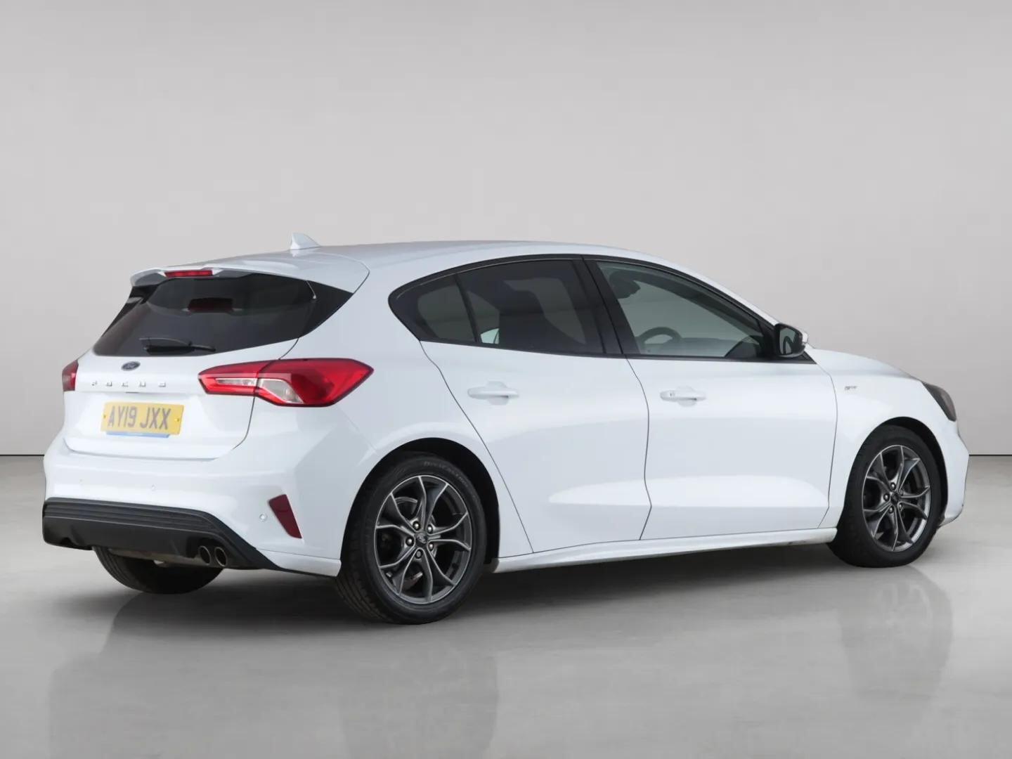 Ford Focus view 6