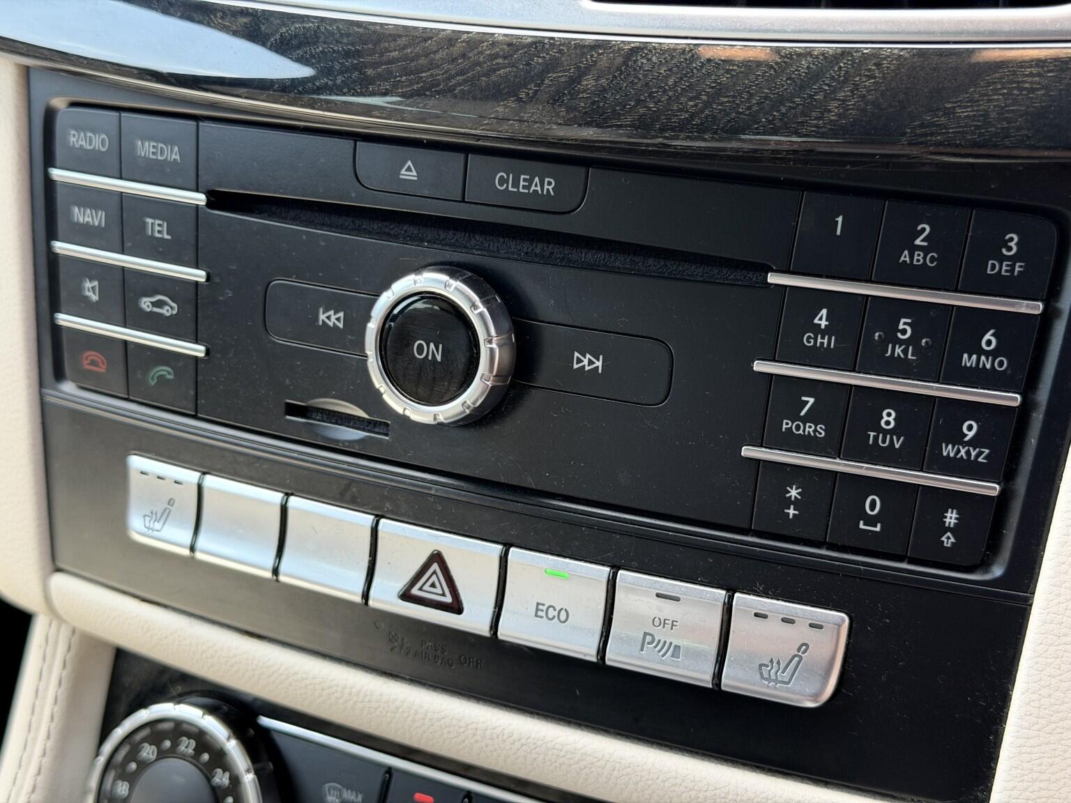 Mercedes-Benz CLS view 23