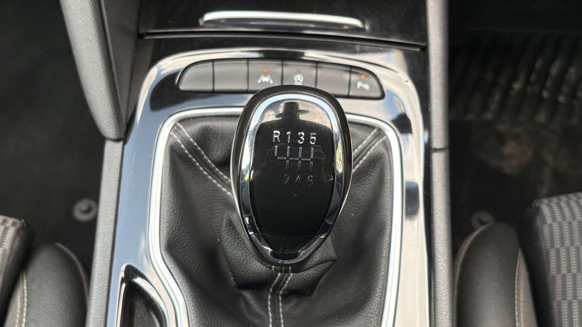 Vauxhall Insignia view 34