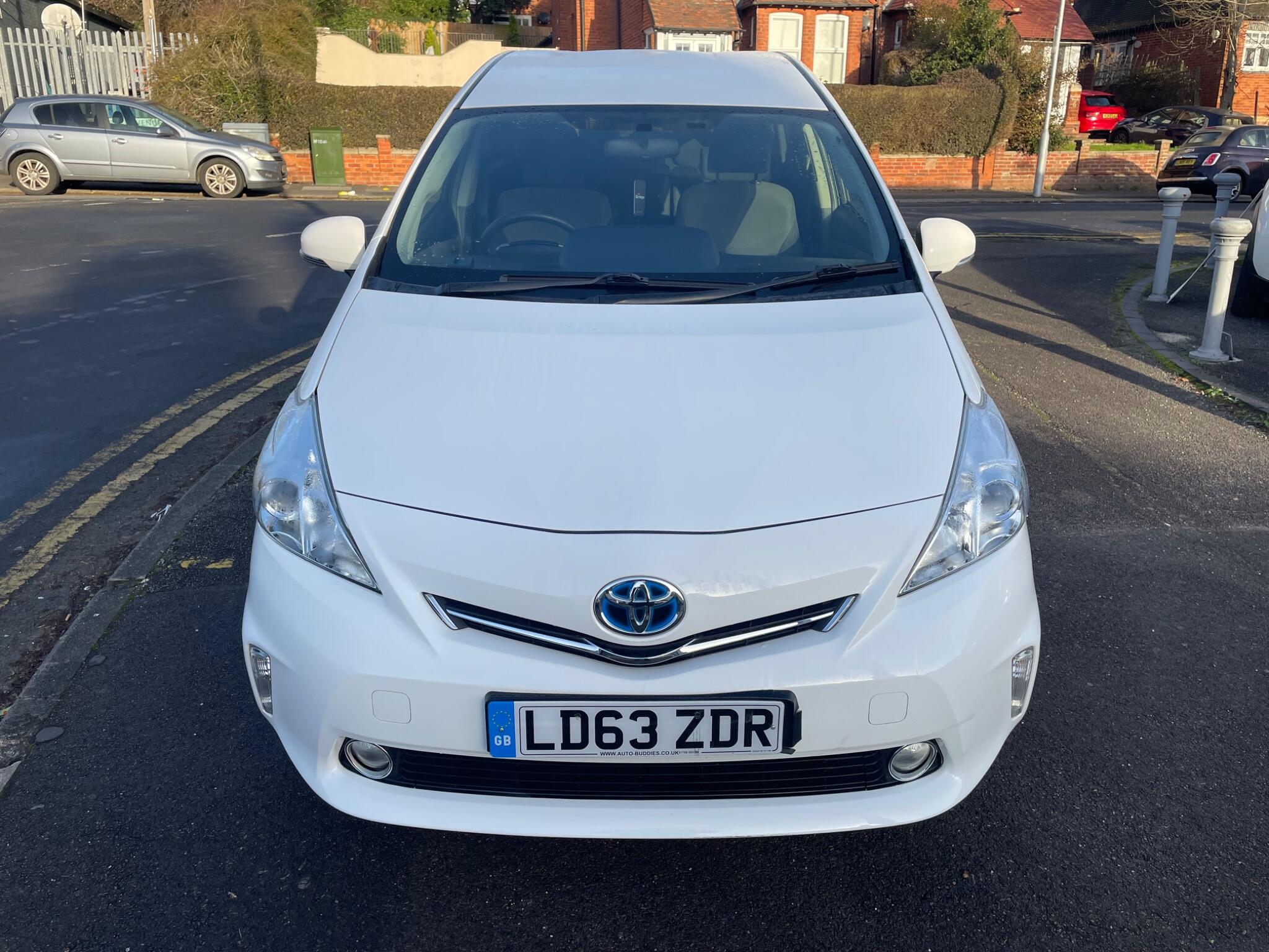 2014 Toyota Prius 1.5 CVT 4dr • 101,741 miles image 6