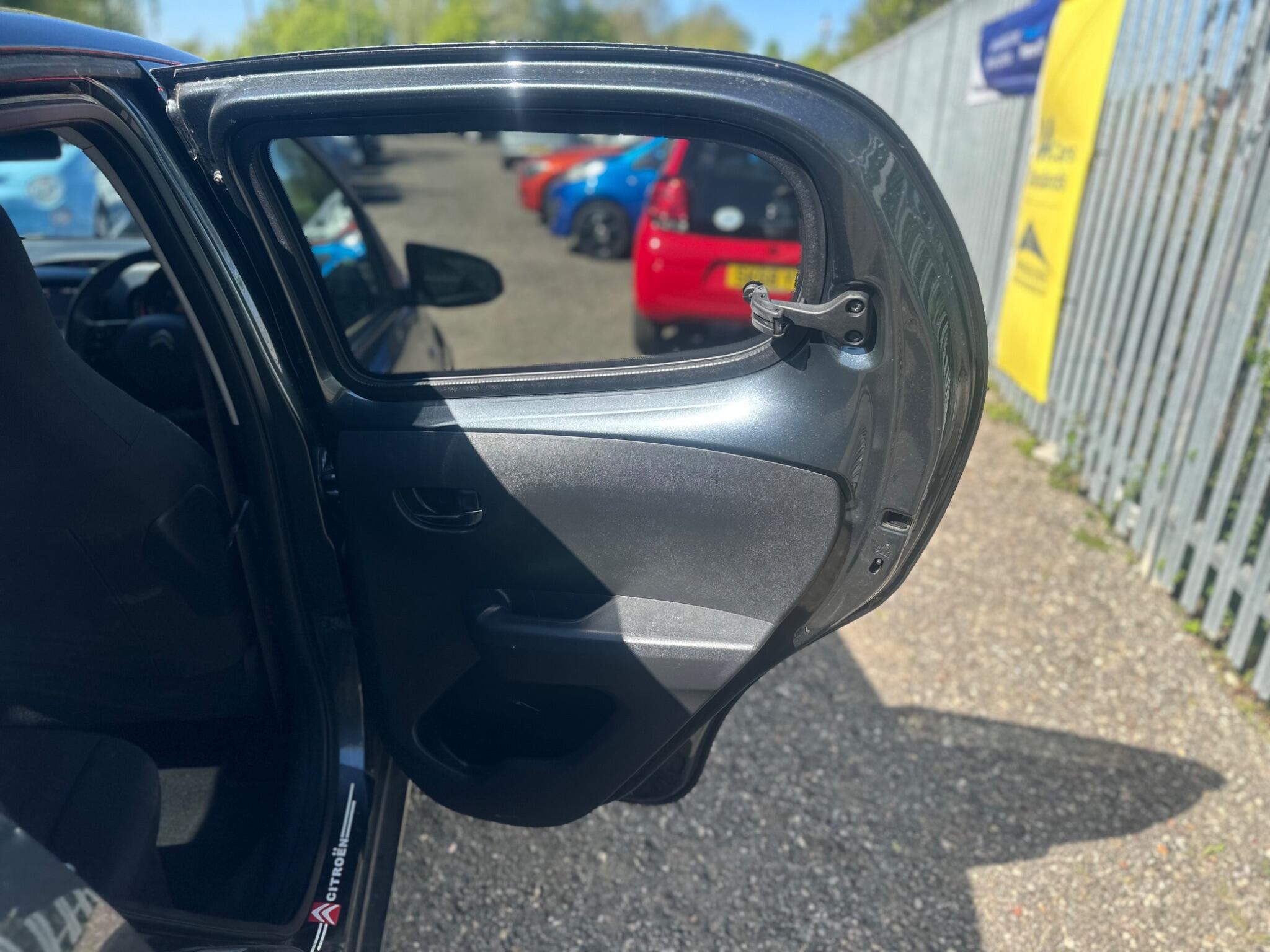 2020 Citroen C1 image 35