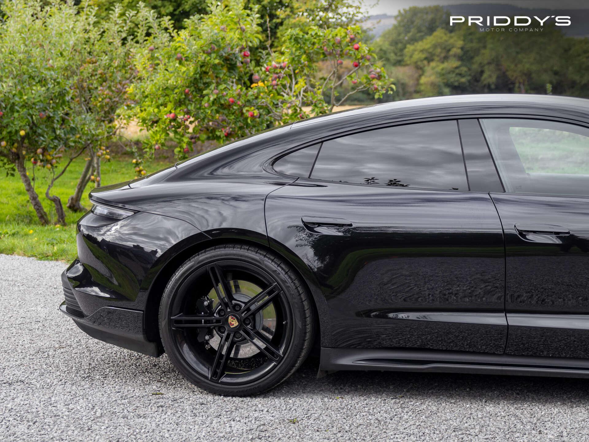 Porsche Taycan view 52