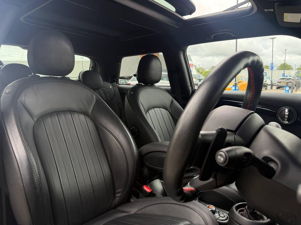 Mini Cooper view 12