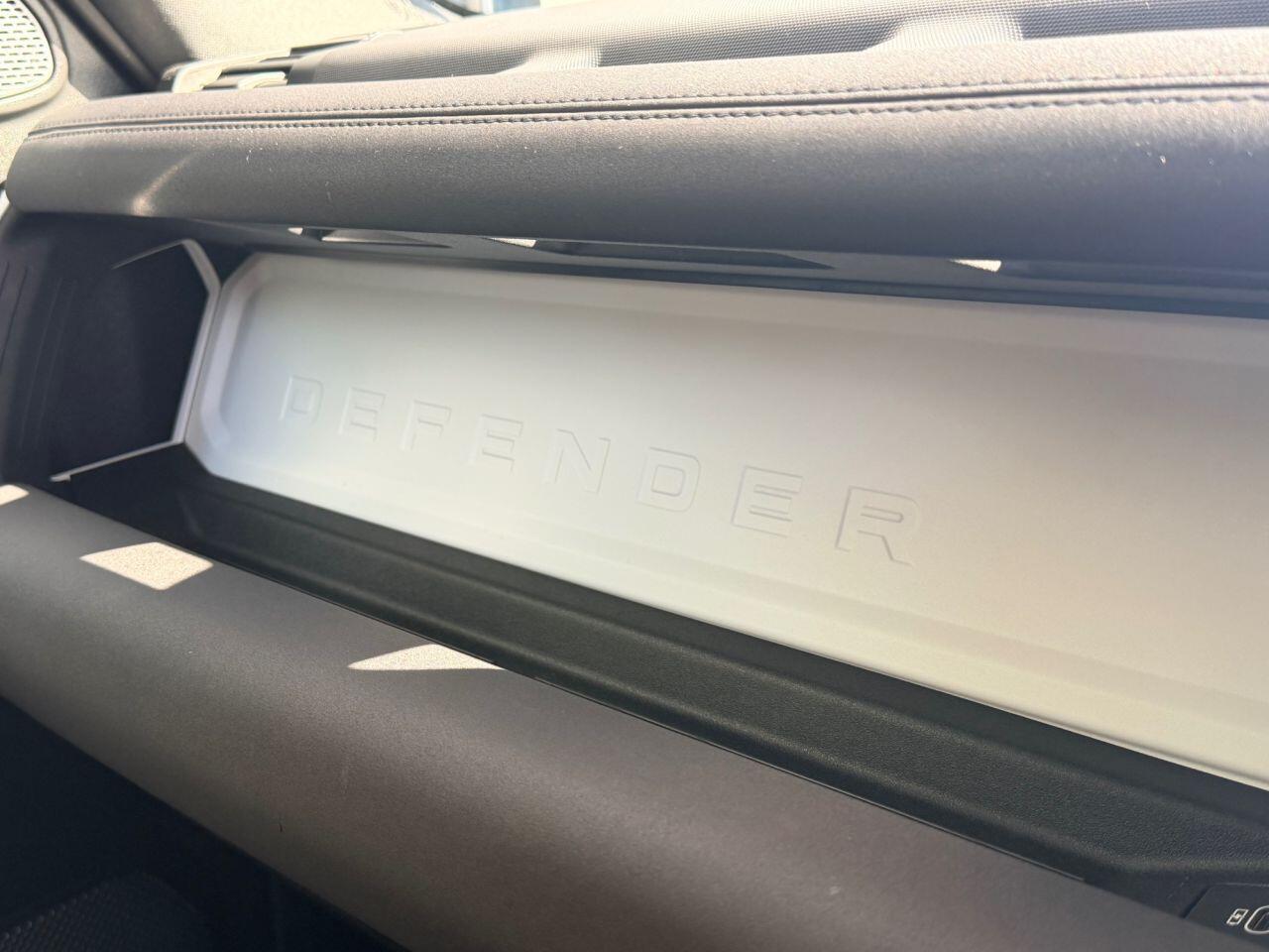 Land Rover Defender view 26