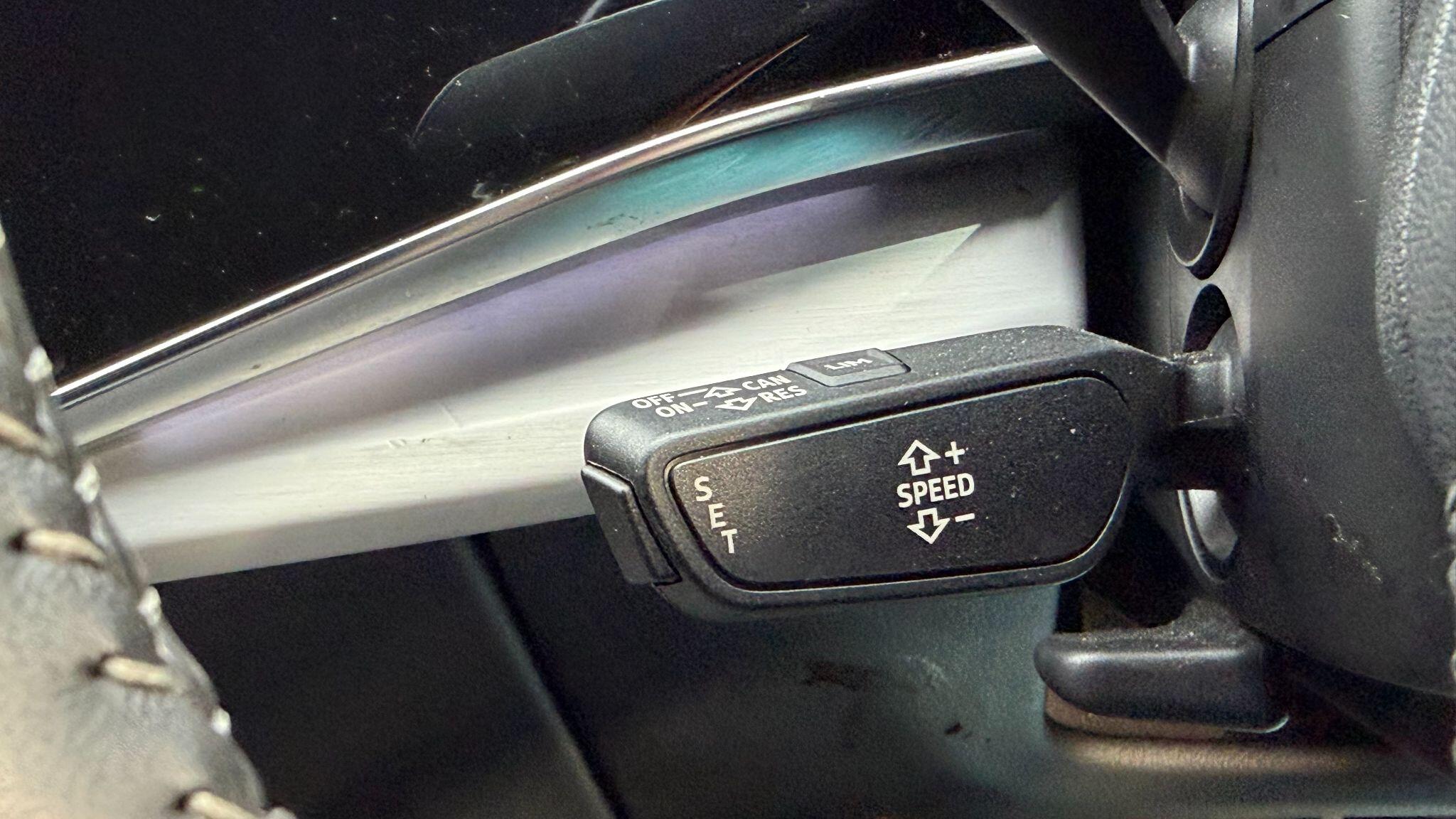 Audi Q8 view 19