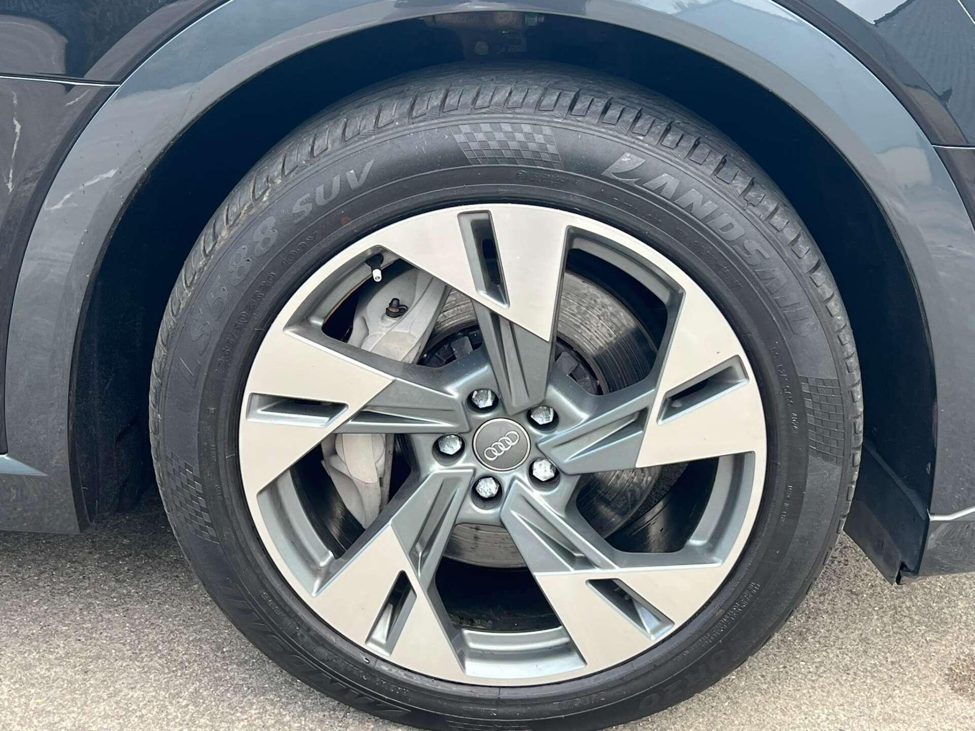 Audi E-Tron view 58