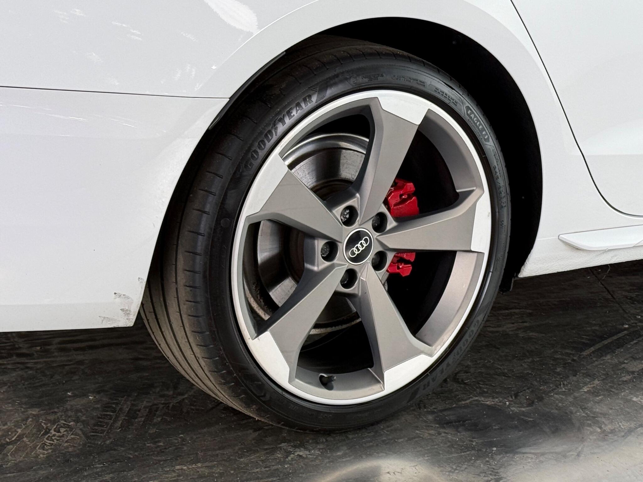 Audi A4 view 8