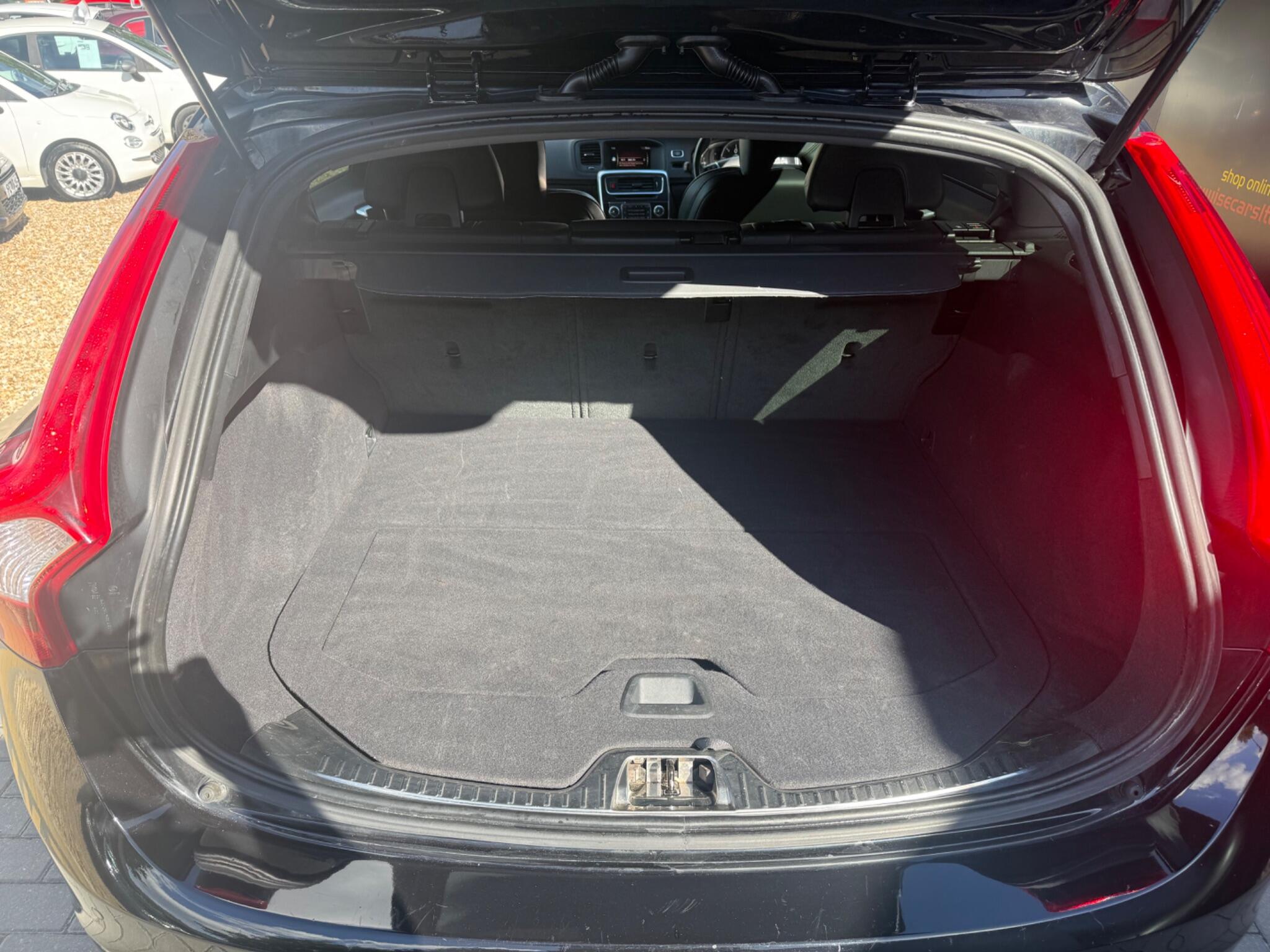 Volvo V60 view 25