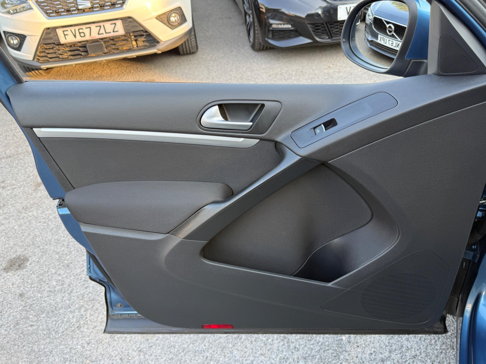 Volkswagen Tiguan - Image 56