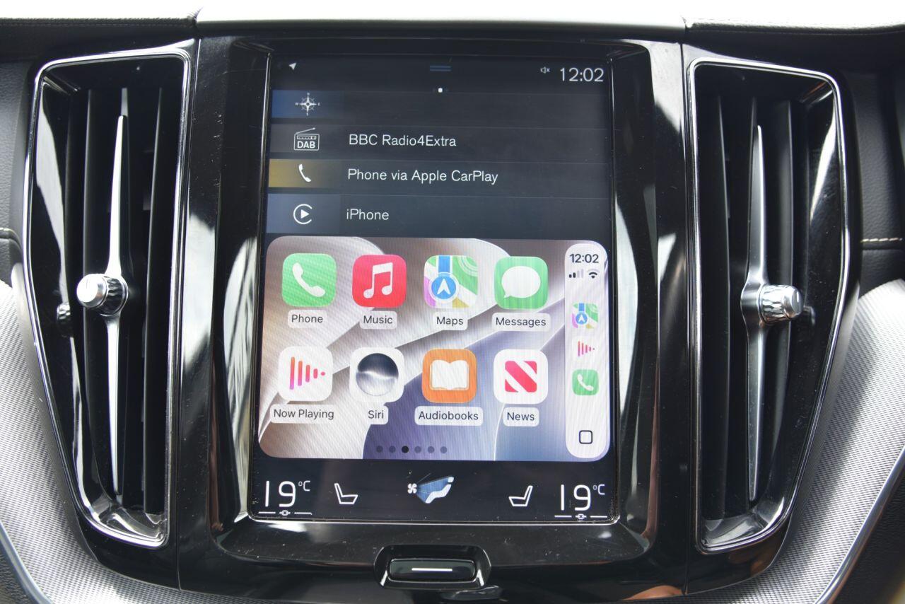 Volvo XC60 view 40