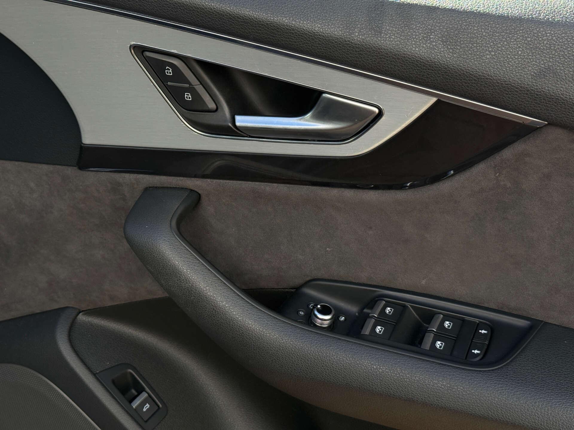 Audi SQ7 view 21