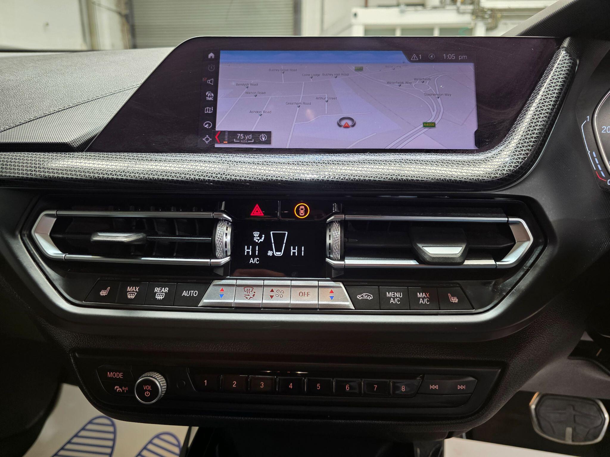 BMW 1 Series view 9