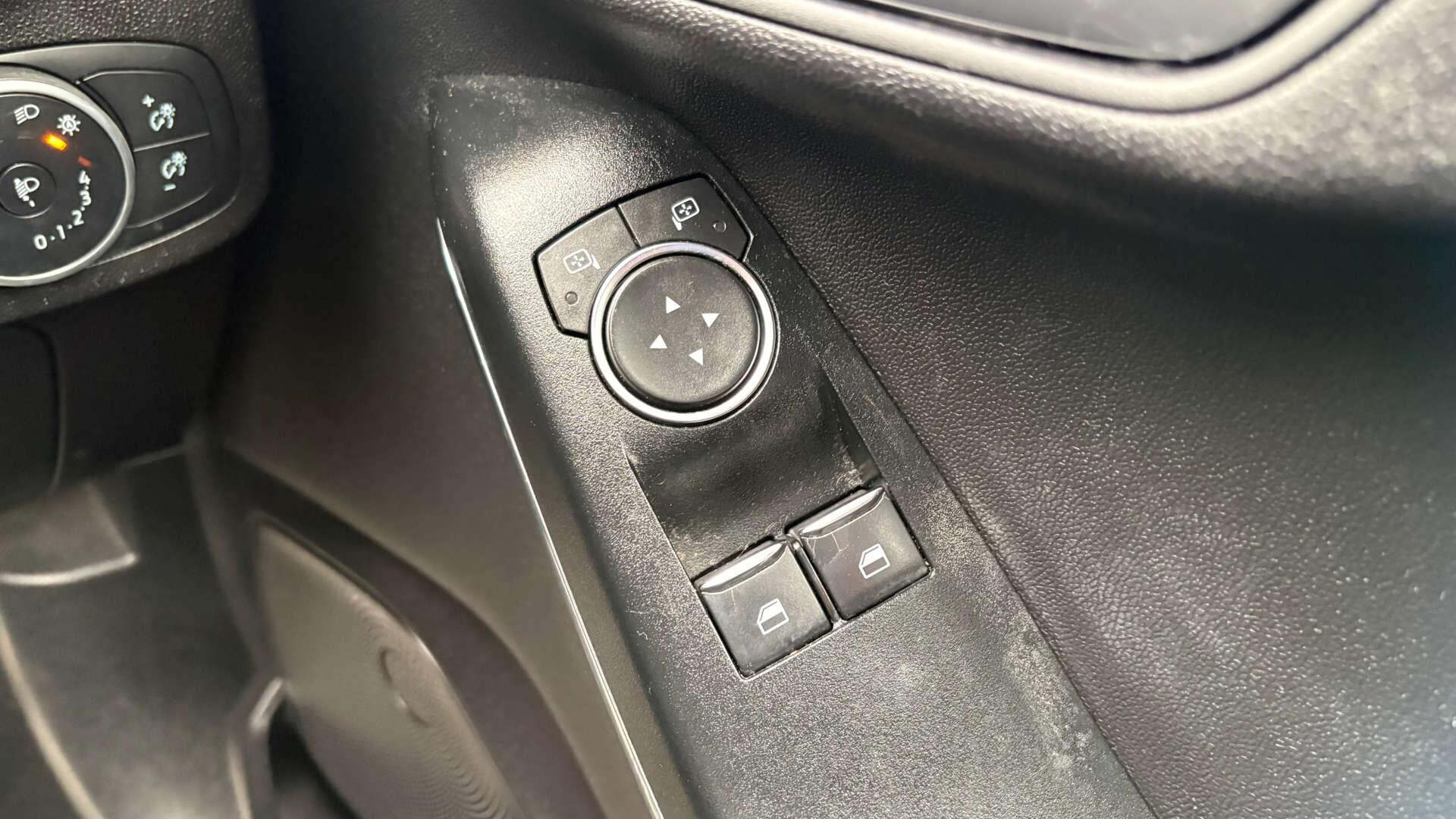Ford Fiesta view 24