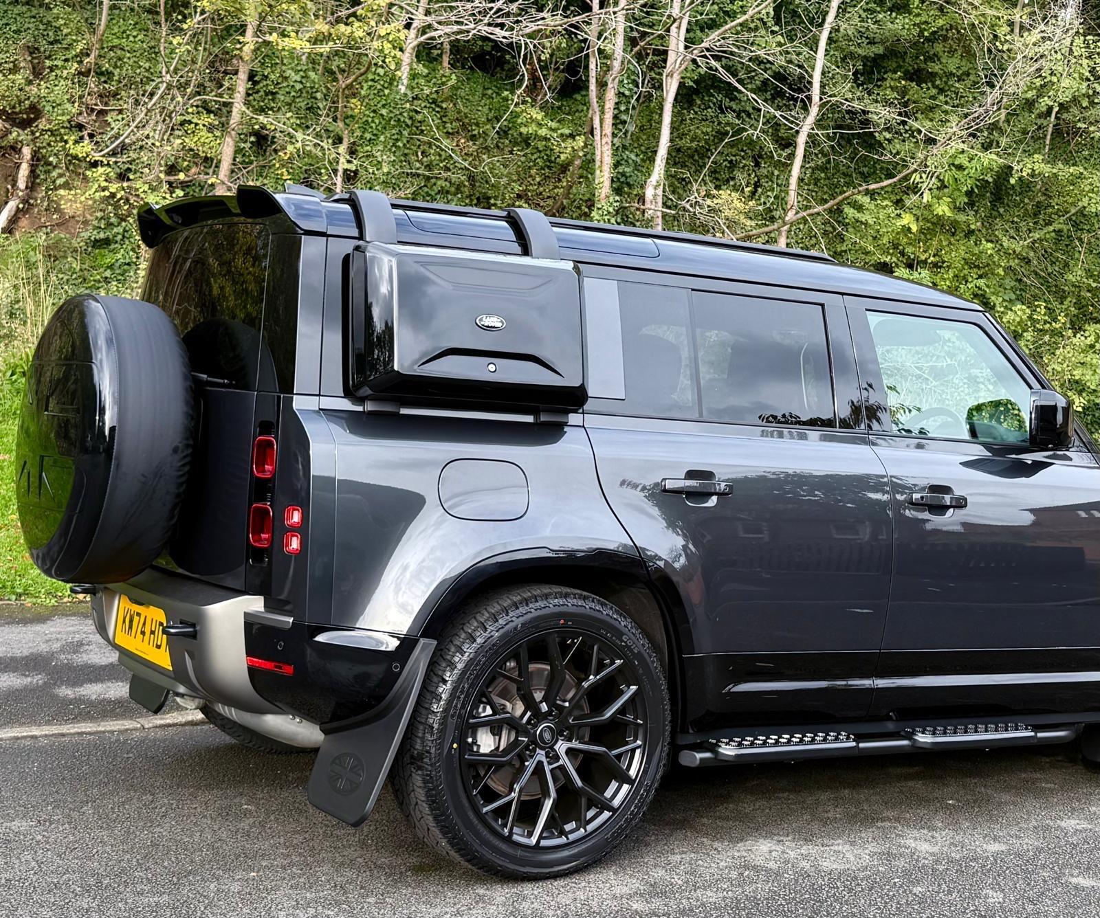 Land Rover Defender view 71