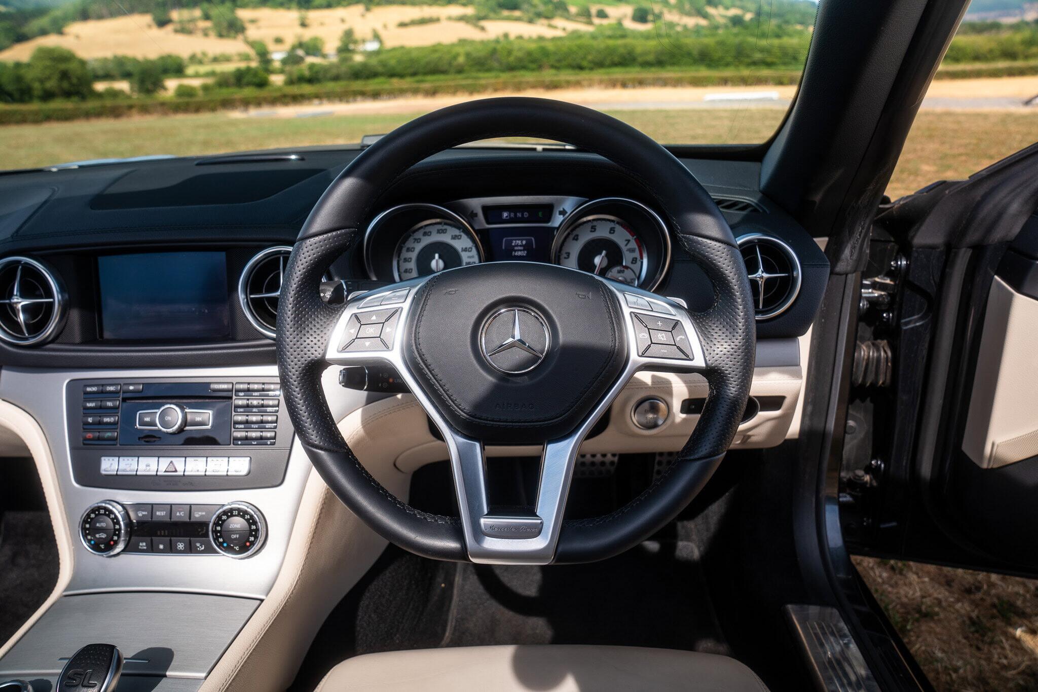 Mercedes-Benz SL view 29