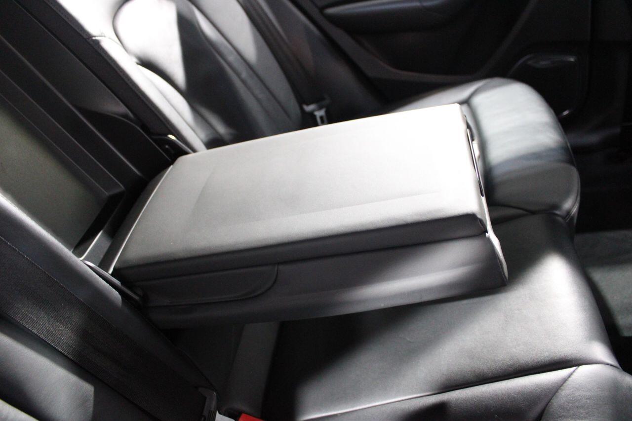 Audi RS Q3 view 30