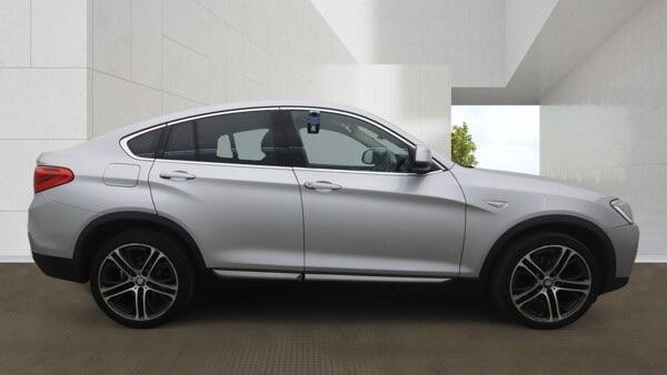 BMW X4 view 9