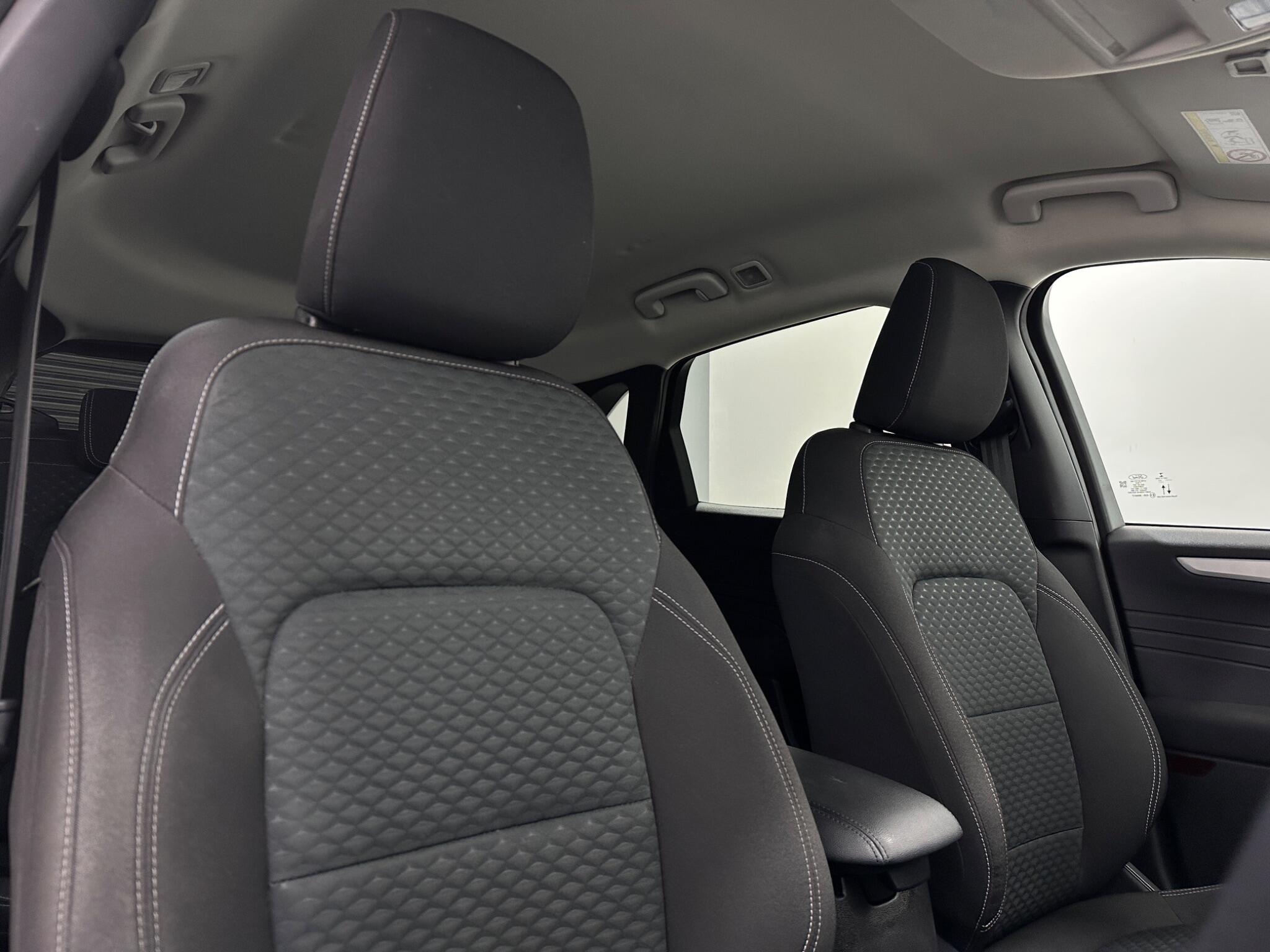 Ford Kuga view 32
