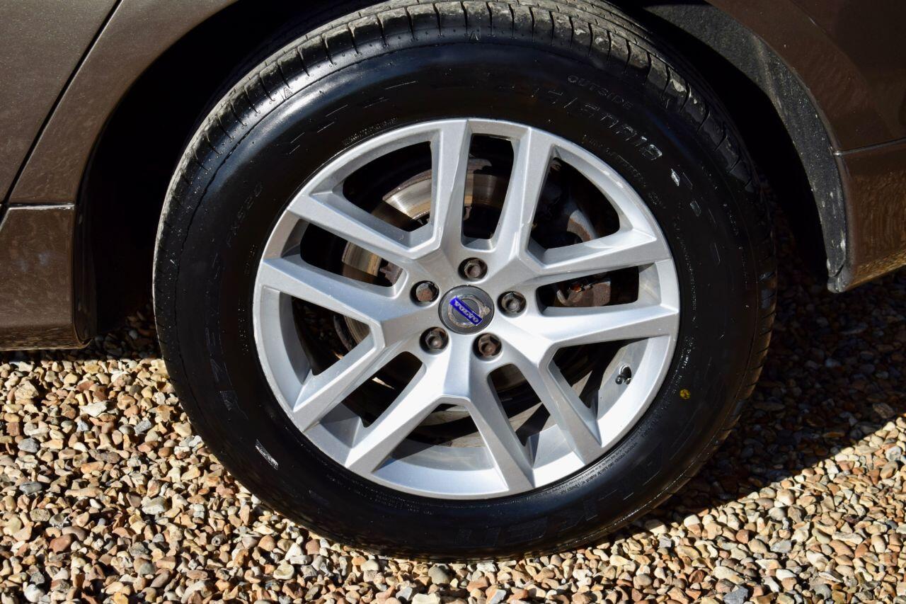Volvo XC60 view 21
