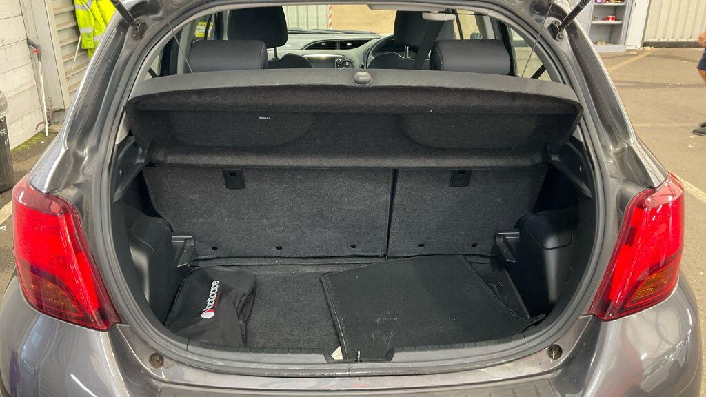 Toyota Yaris view 6