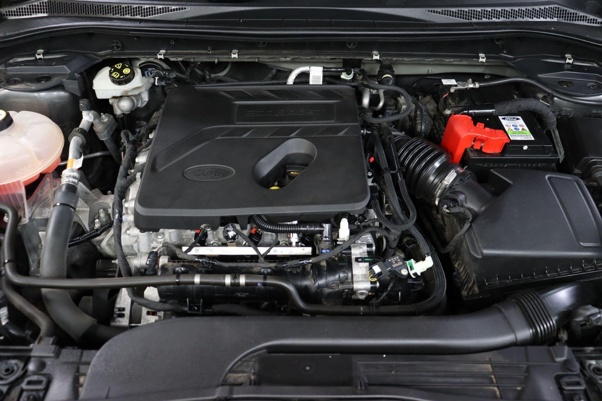 Ford Kuga view 45