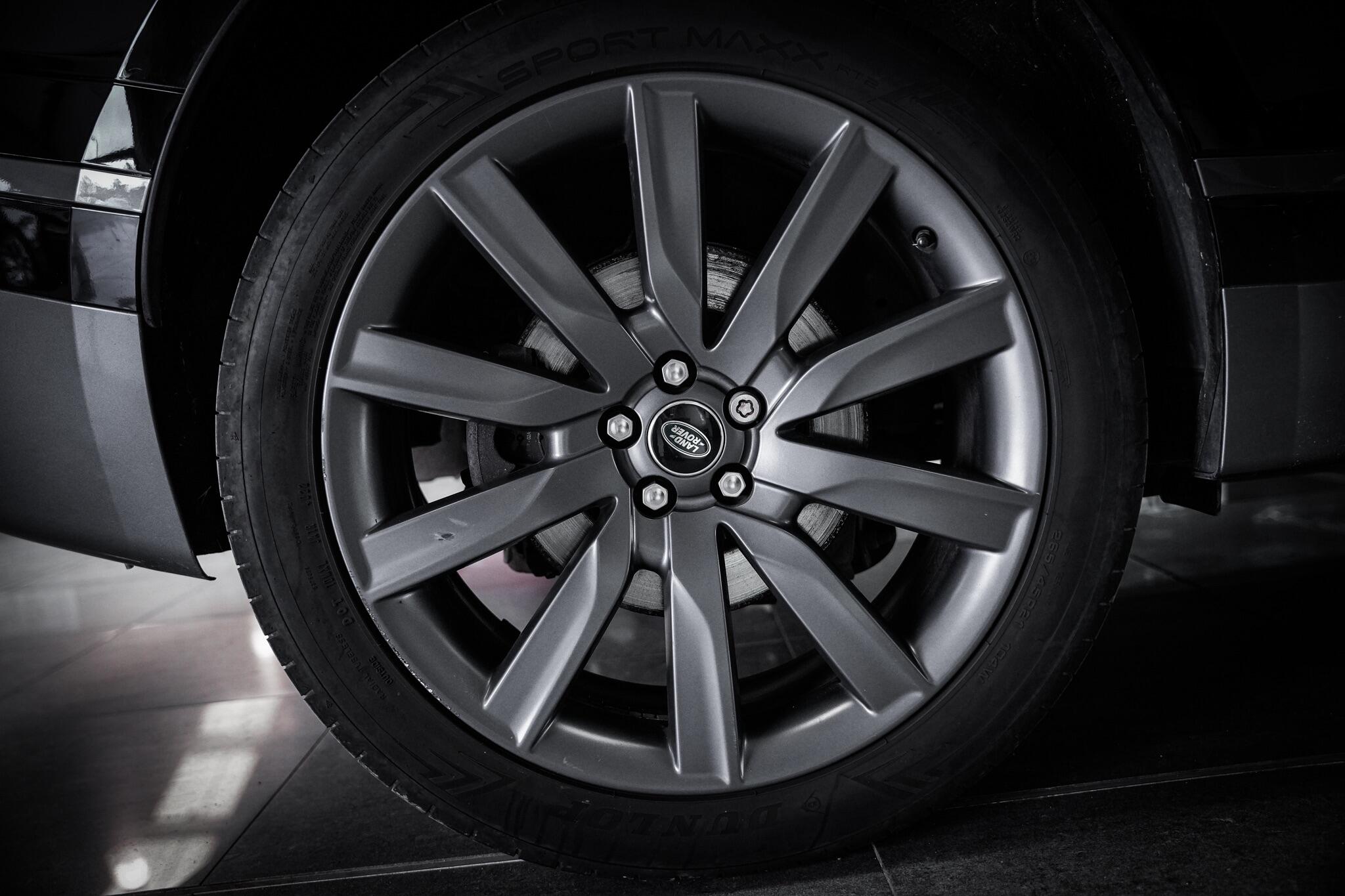 Land Rover Range Rover Velar view 27
