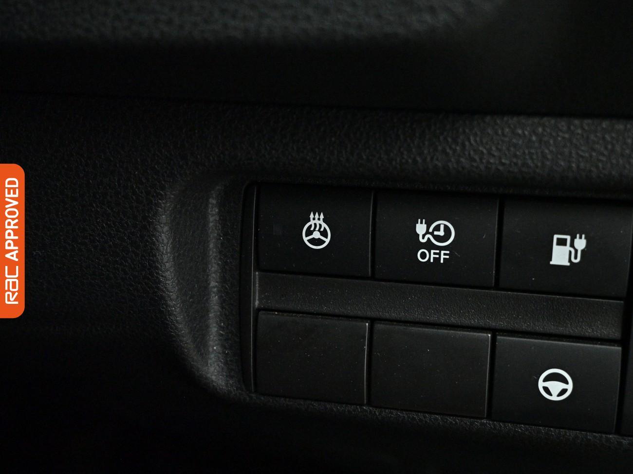 Nissan Leaf view 25