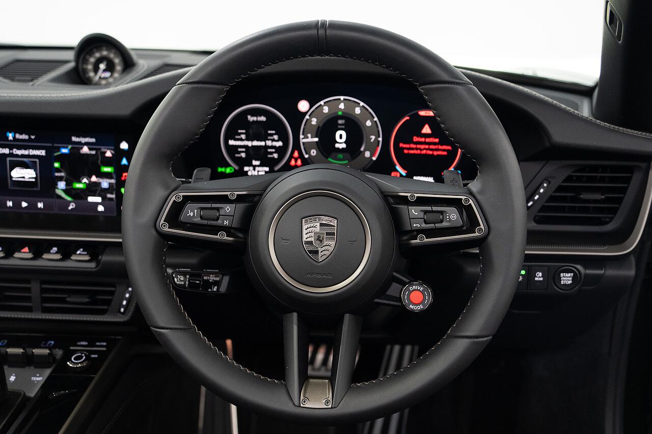 Porsche 911 view 12