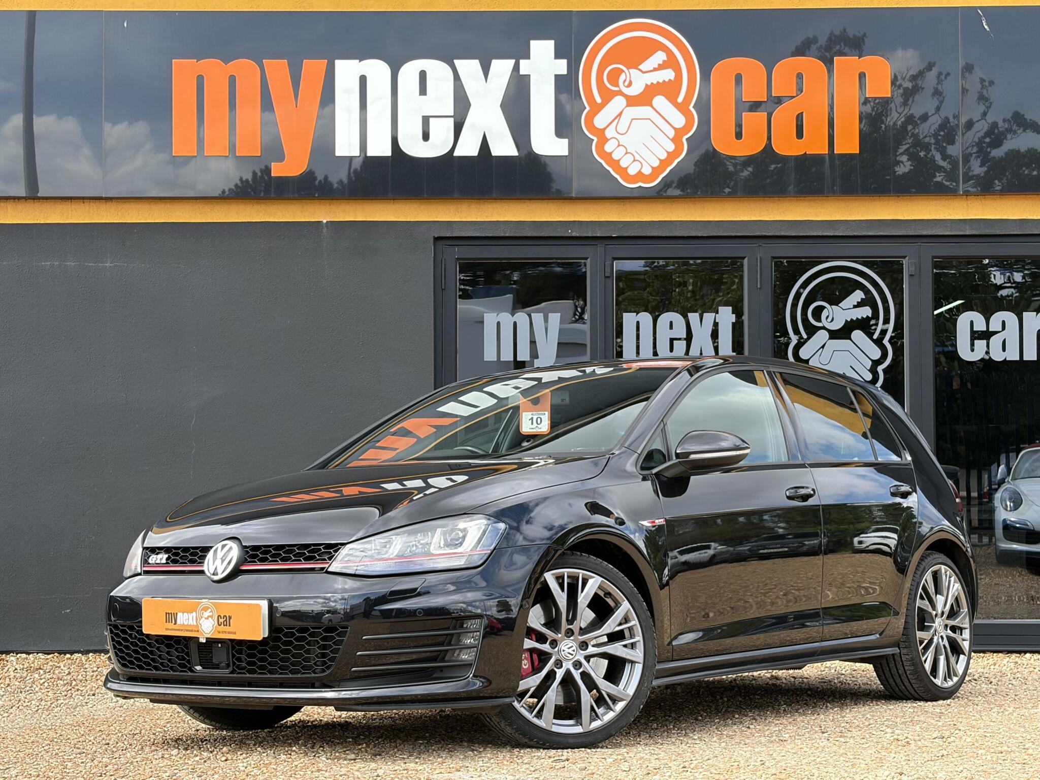 Volkswagen Golf view 4
