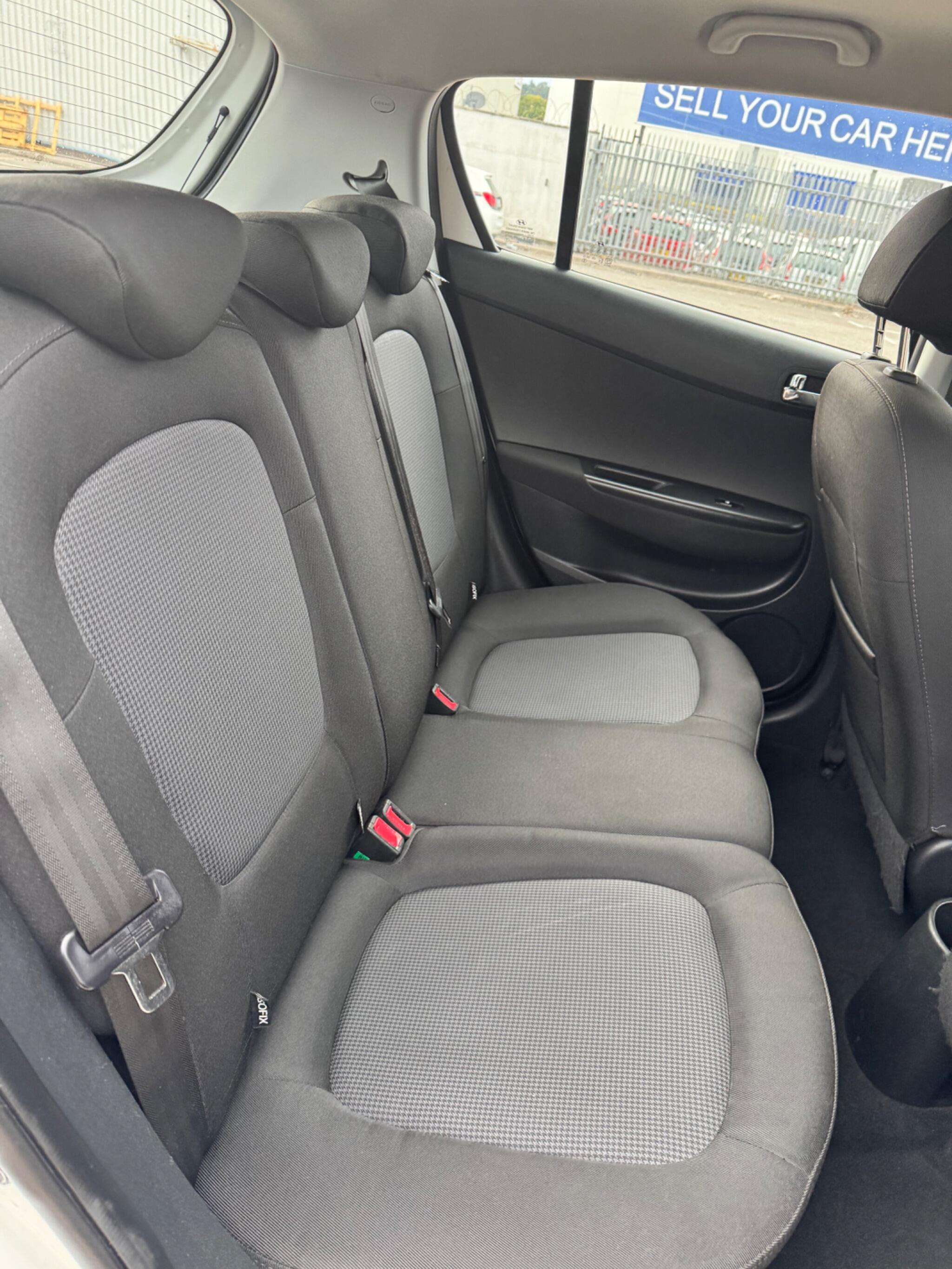 Hyundai i20 view 31