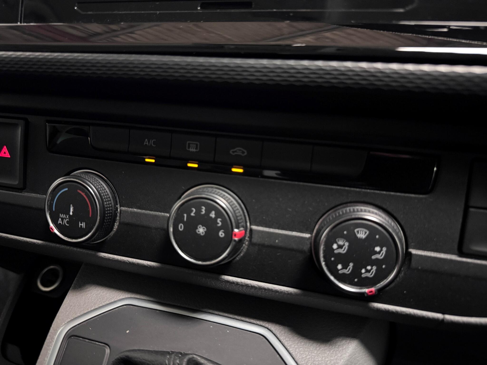Volkswagen California view 28