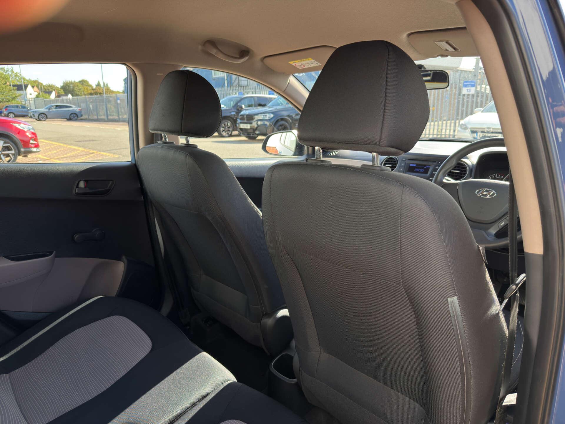 Hyundai I10 view 25