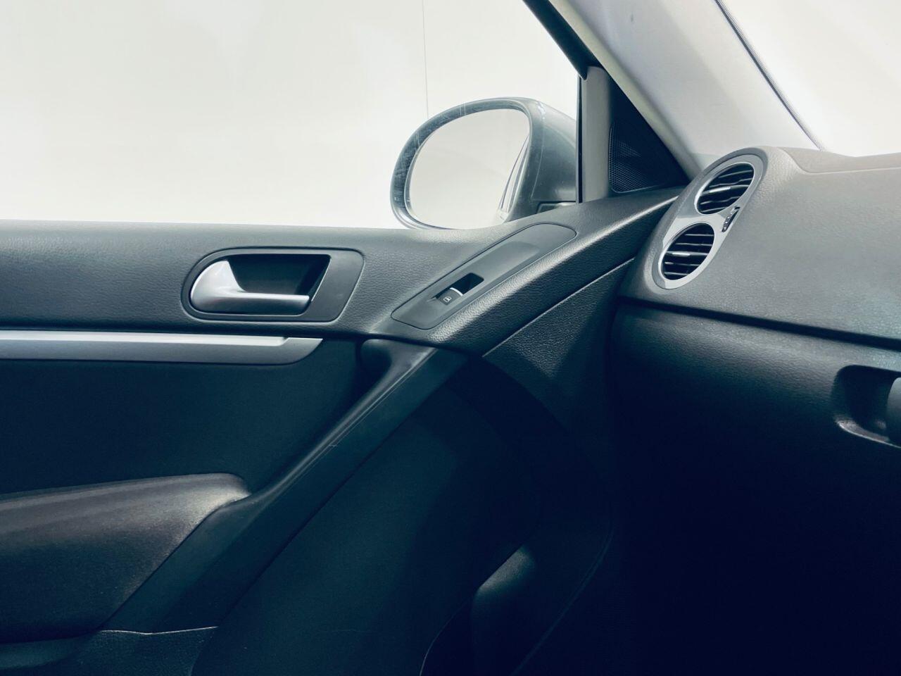 Volkswagen Tiguan view 17