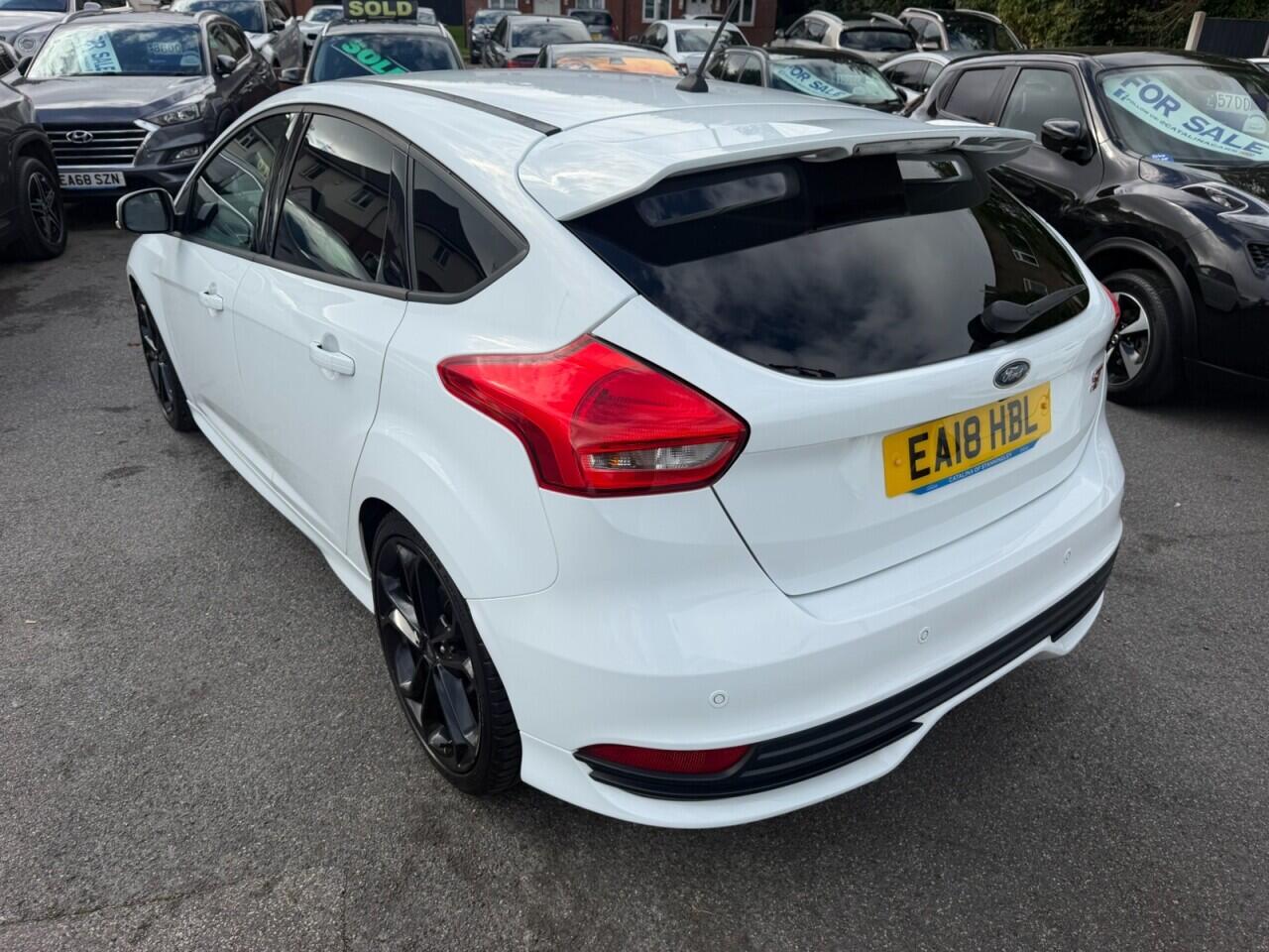 Ford Focus view 6
