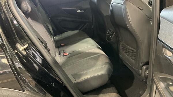 Peugeot 3008 view 3