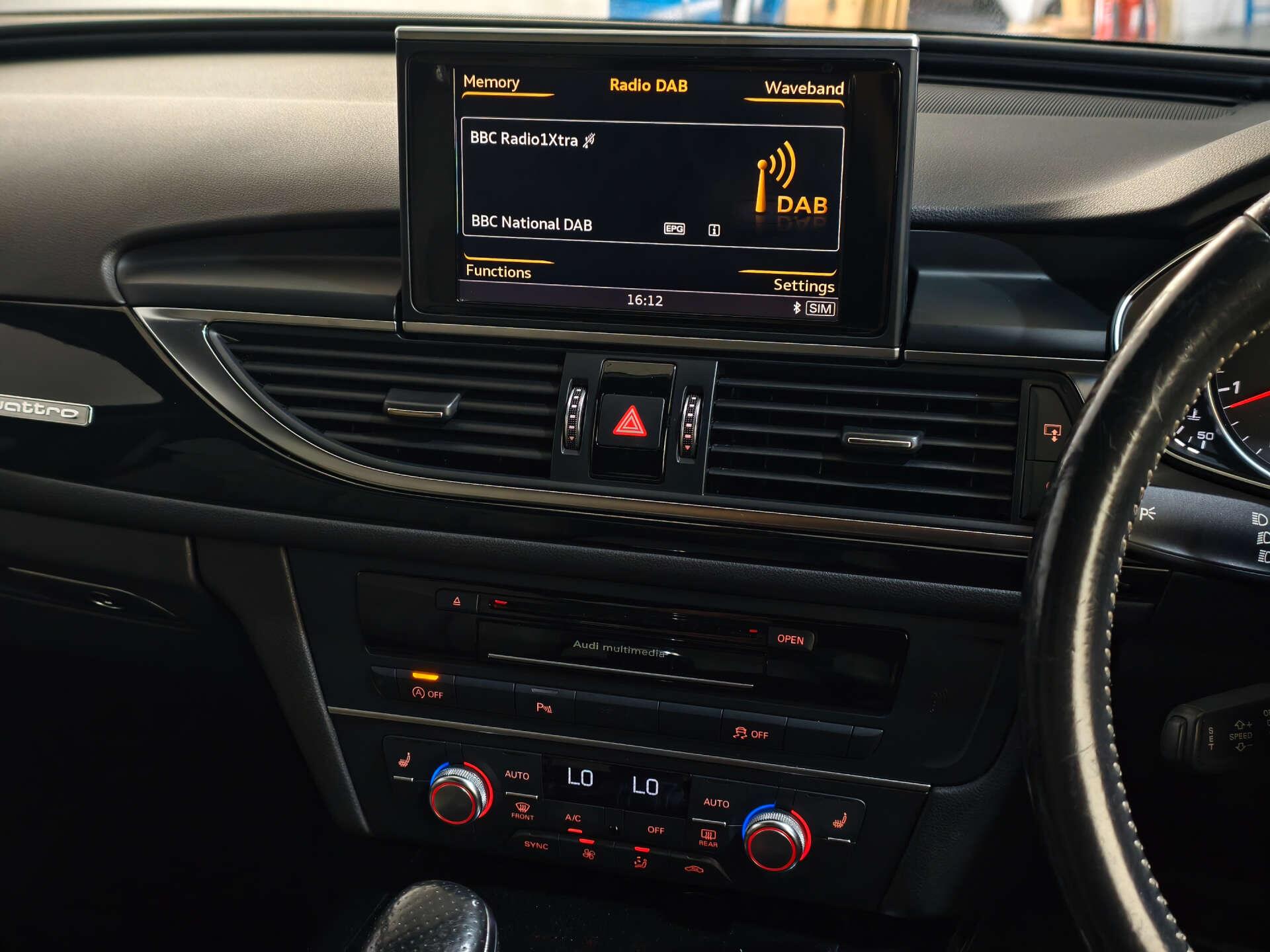 Audi A6 Avant view 26