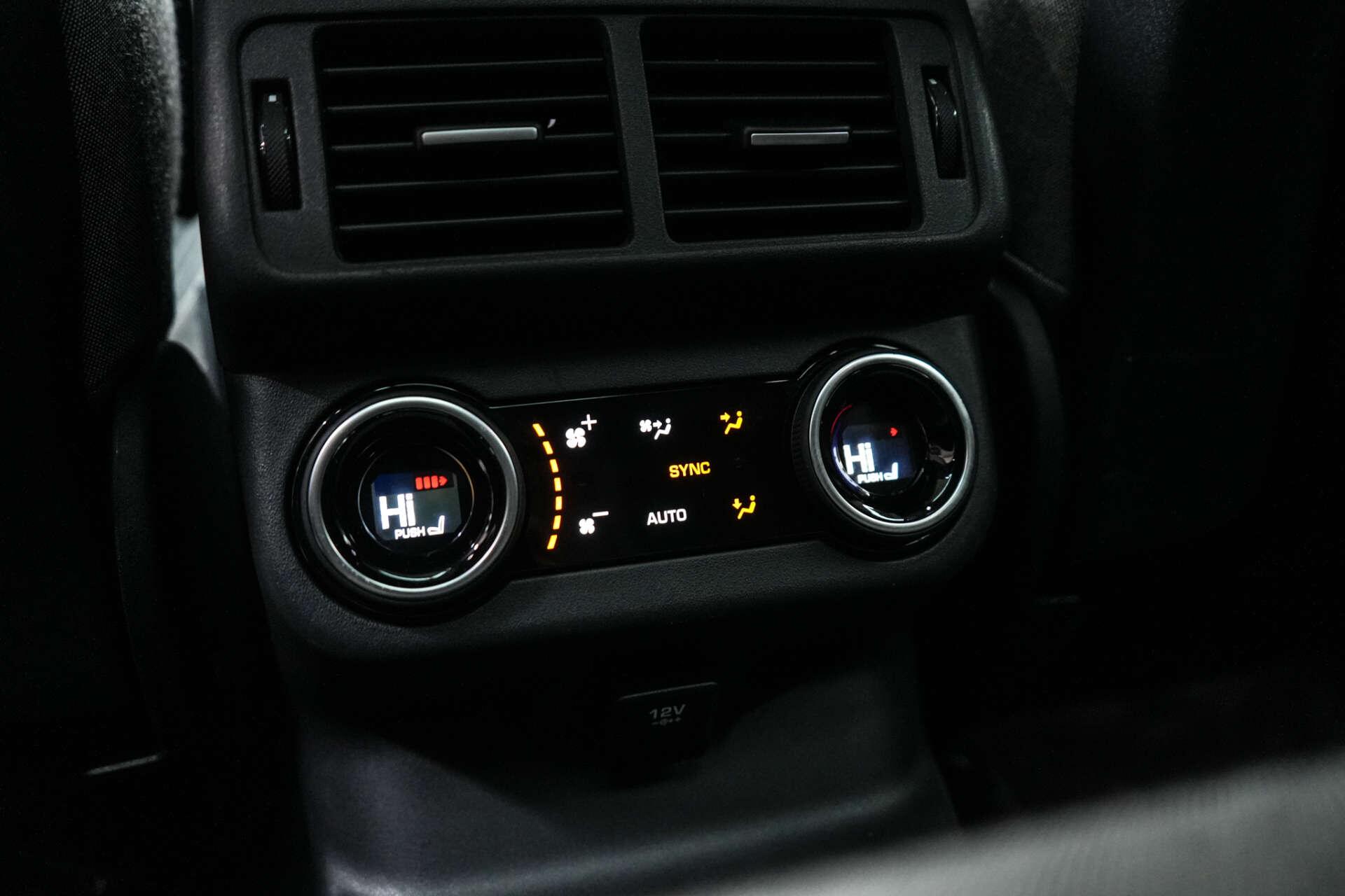 Land Rover Range Rover Velar view 21