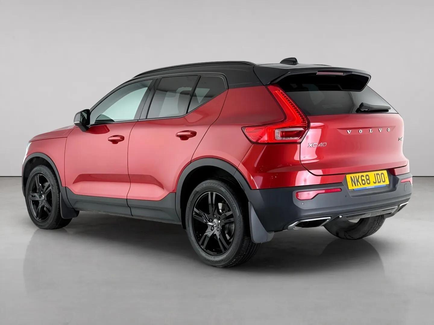Volvo XC40 view 8
