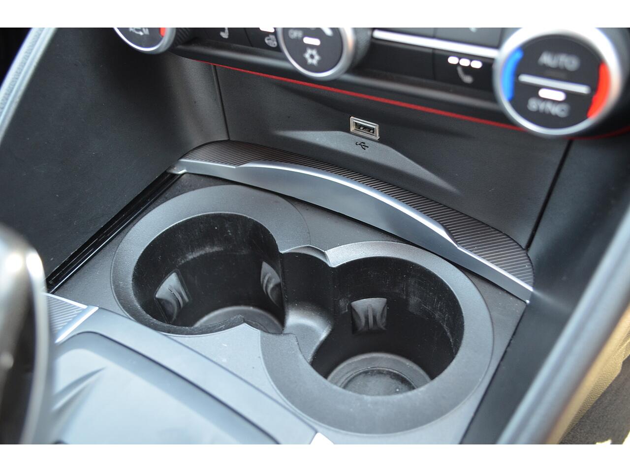 Alfa Romeo Giulia view 34