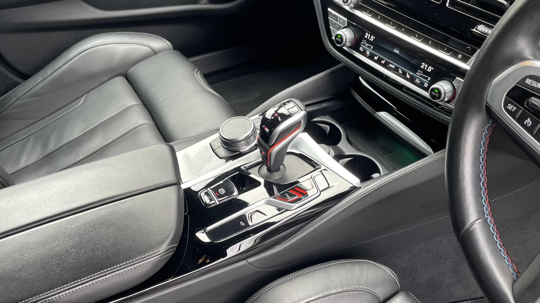 BMW M5 view 5